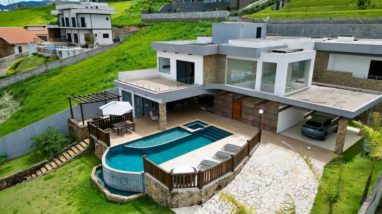 #101 - Casa em condomínio para Venda em Joanópolis - SP