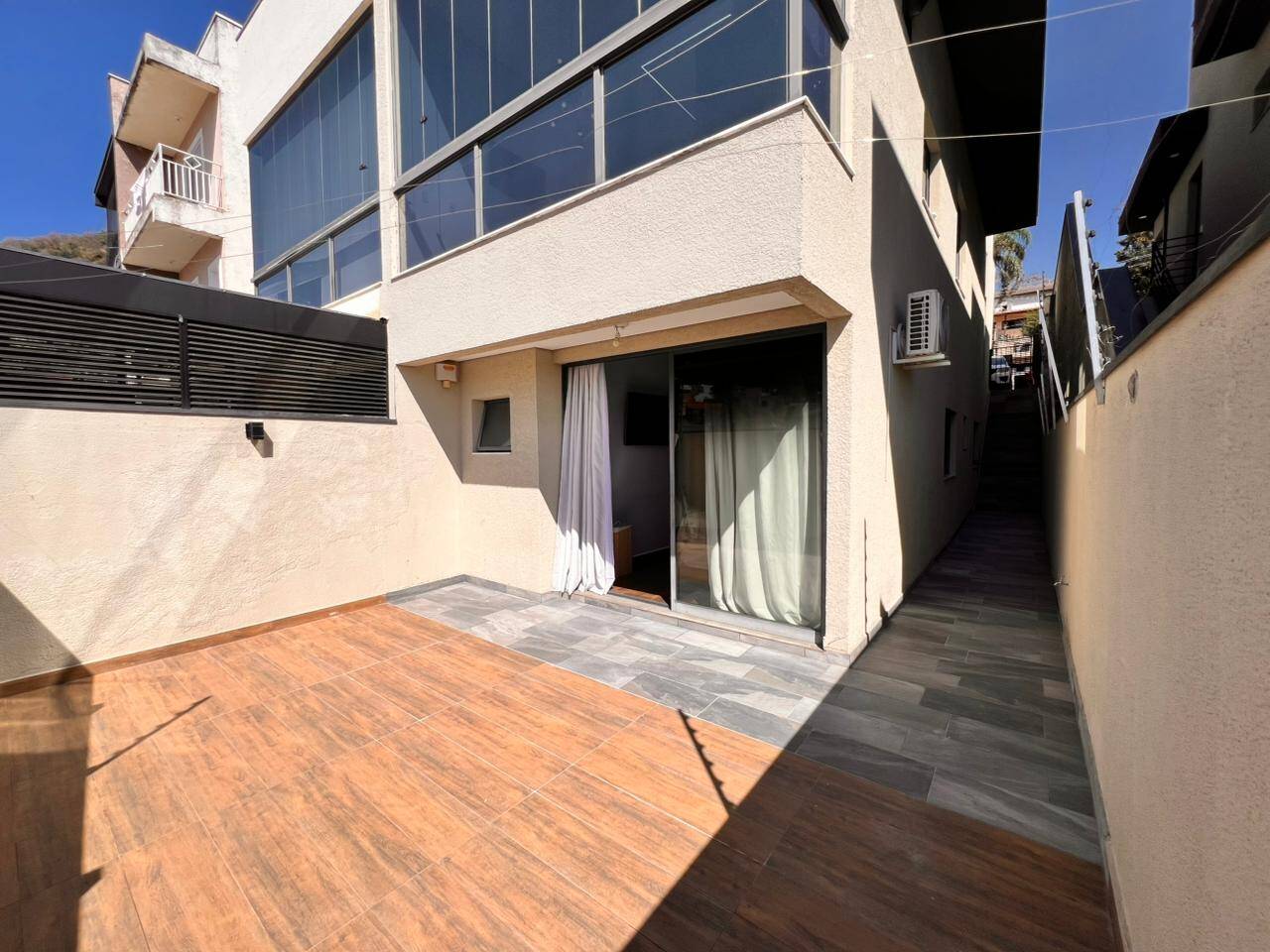 #677 - Casa para Venda em Atibaia - SP