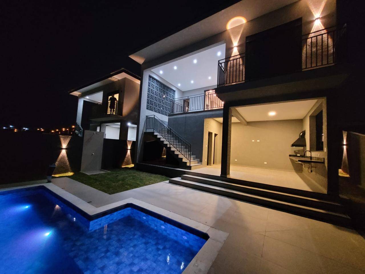 #1325 - Casa para Venda em Atibaia - SP