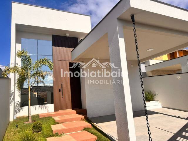 #925 - Casa para Venda em Atibaia - SP