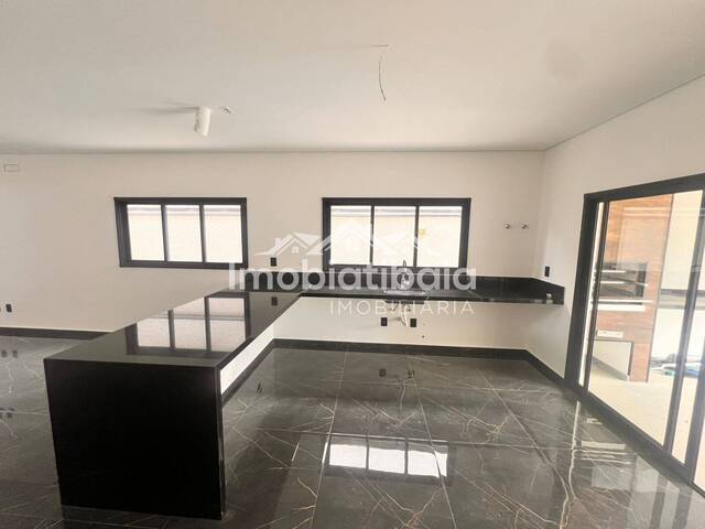 Casa para Venda em Atibaia - 4