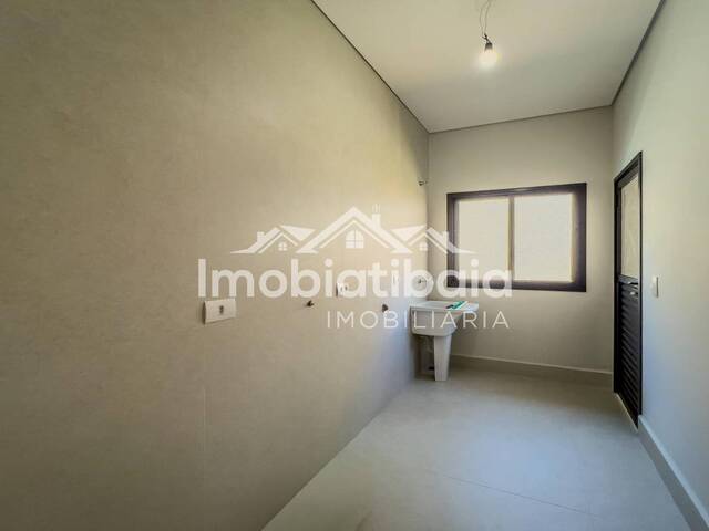 Casa para Venda em Atibaia - 4