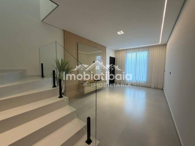 Casa para Venda em Atibaia - 2