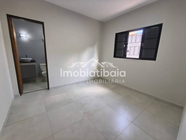 Casa para Venda em Atibaia - 3