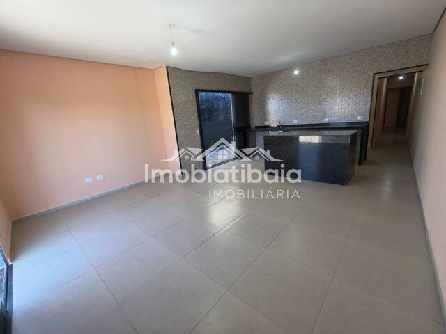 Casa para Venda em Atibaia - 3