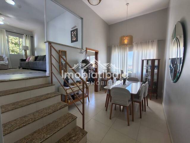 Casa para Venda em Atibaia - 3